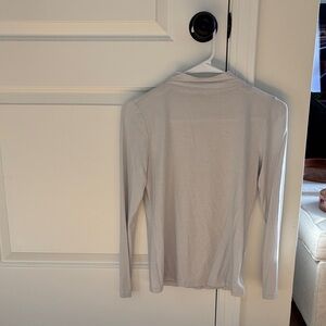 Ann Taylor Light Gray Long Sleeve Tee